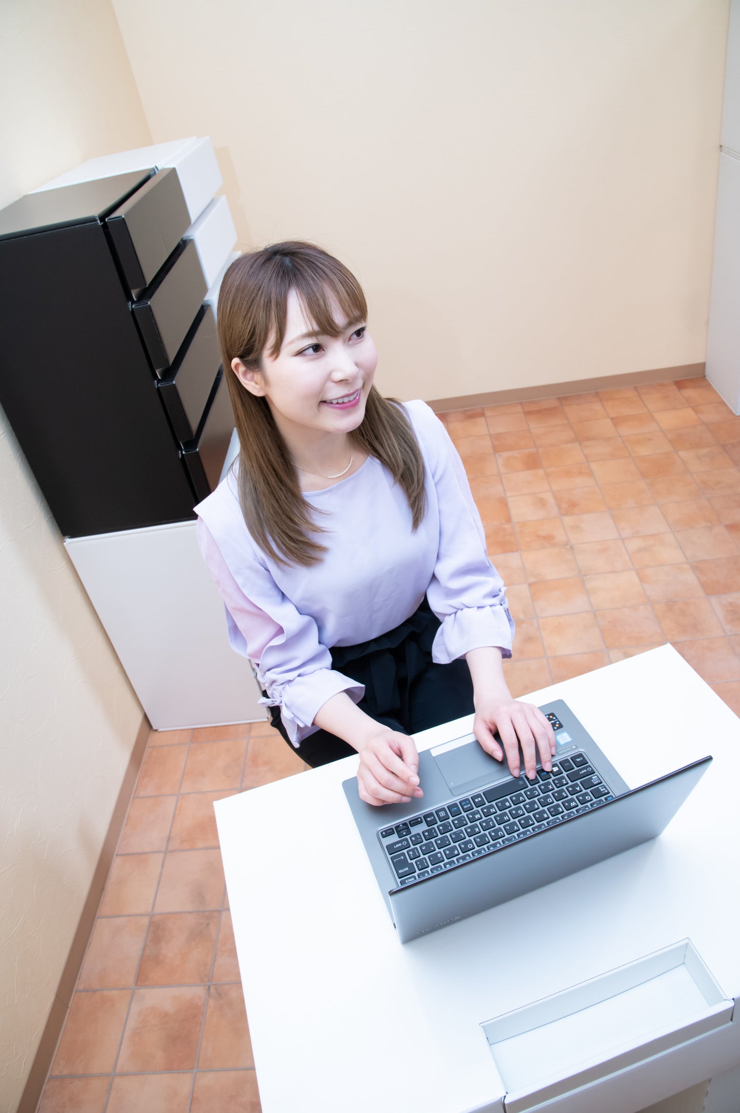 テレワーク用段ボール製デスクセット 日本製, Cardboard Desk and Chair Set for working from home, Made in Japan